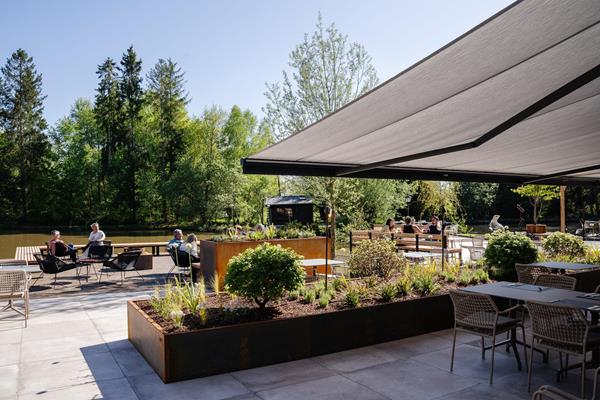 Nouvelle terrasse et chambres rénovées